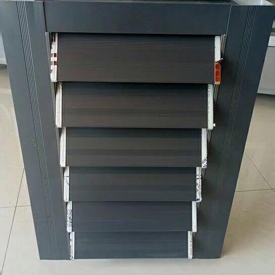 通風(fēng)口百葉窗.jpg 通風(fēng)口百葉窗.jpg